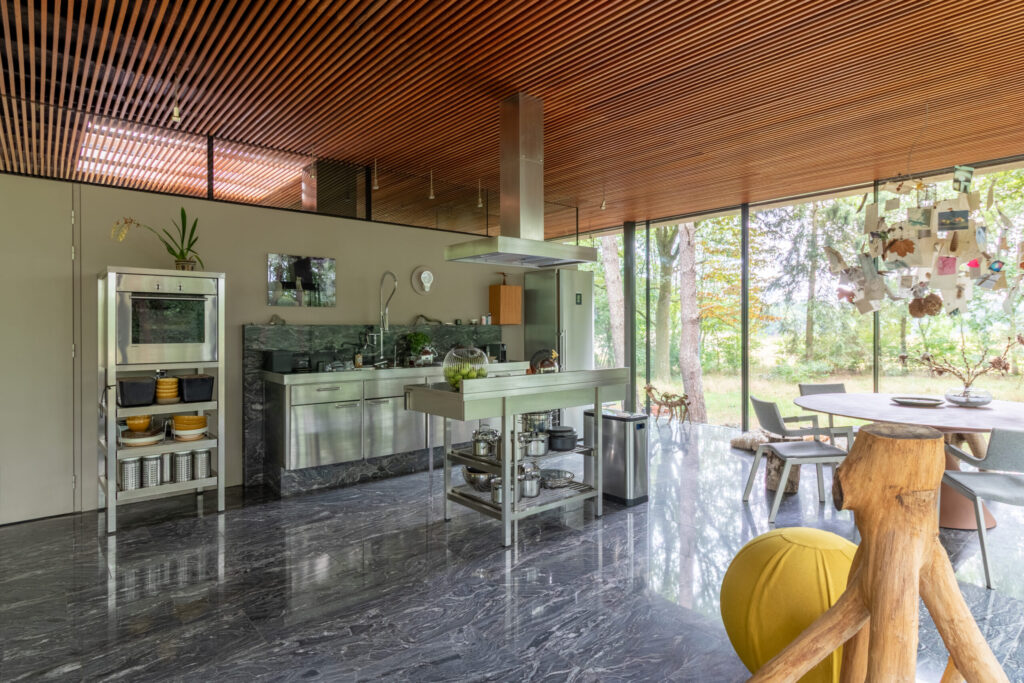agoodplace 195 Modern Boshuis Roosendaal shoot locatie in de natuur
