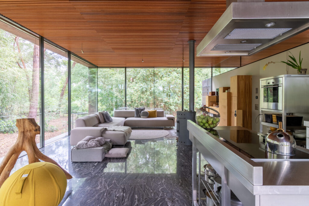 agoodplace 195 Modern Boshuis Roosendaal shoot locatie in de natuur