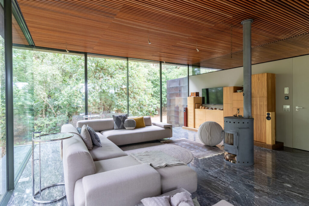 agoodplace 195 Modern Boshuis Roosendaal shoot locatie in de natuur