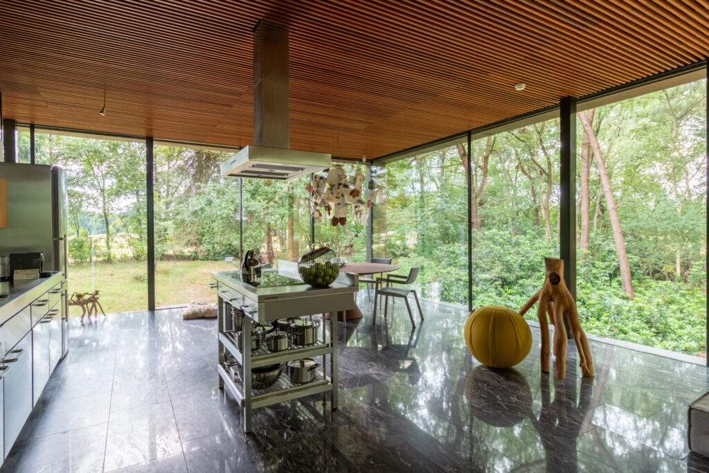 agoodplace 195 Modern Boshuis Roosendaal shoot locatie in de natuur