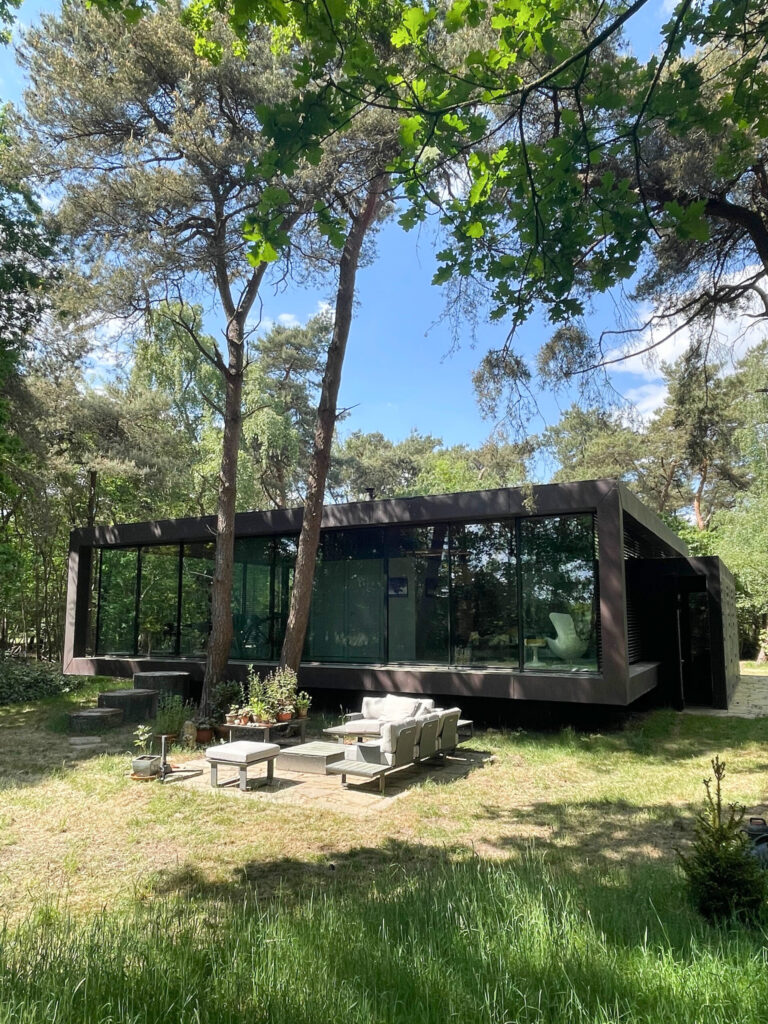agoodplace 195 Modern Boshuis Roosendaal shoot locatie in de natuur
