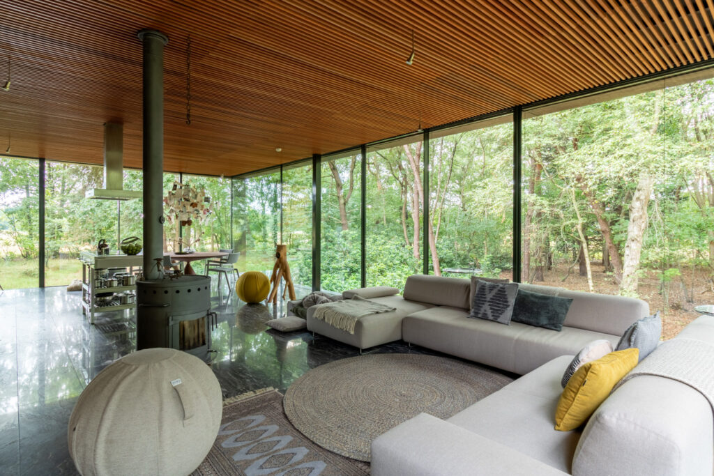agoodplace 195 Modern Boshuis Roosendaal shoot locatie in de natuur