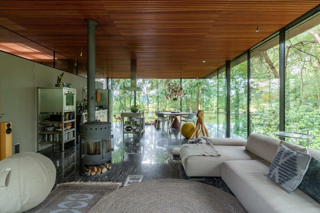 agoodplace 195 Modern Boshuis Roosendaal shoot locatie in de natuur