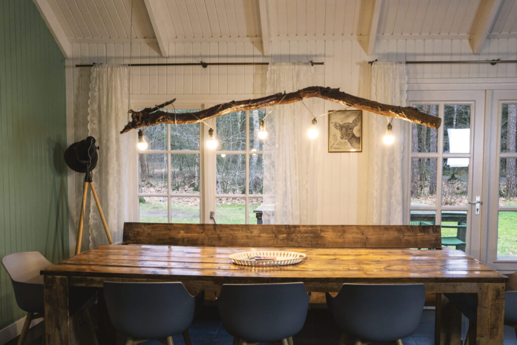 agoodplace 127 Kleurrijk Boshuis Okkenbroek binnen shoot locatie